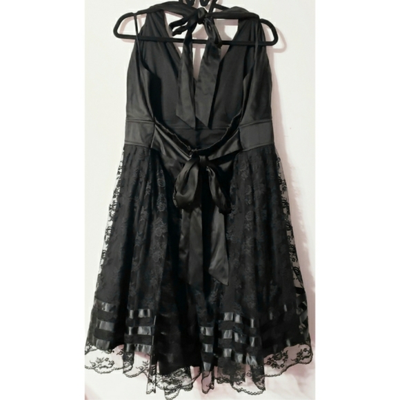 Torrid black lace pleated halter dress size 26 - Picture 2 of 5